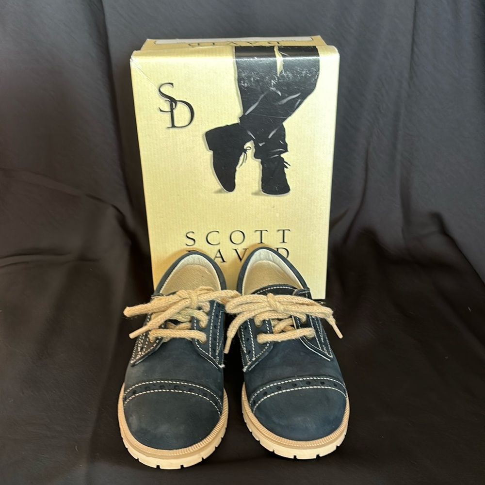 David Scott Jared Navy shoes size 7